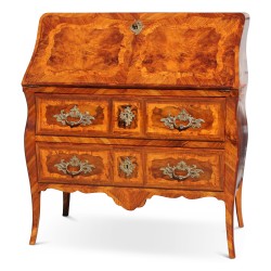 Kommode aus Holz mit Intarsienarbeit und zwei Schubladen. Frankreich, Ostfrankreich.