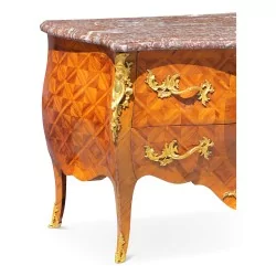 Commode Louis XV "Modèle du Belay" en marqueterie de bois de violette