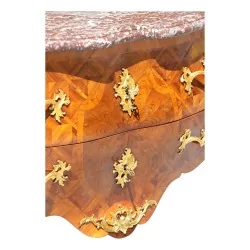 Commode Louis XV "Modèle du Belay" en marqueterie de bois de violette
