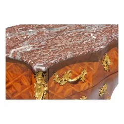 Commode Louis XV "Modèle du Belay" en marqueterie de bois de violette