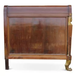 Кровать в стиле ампир с изголовьем и изножьем из красного дерева, украшенными кариатидами.