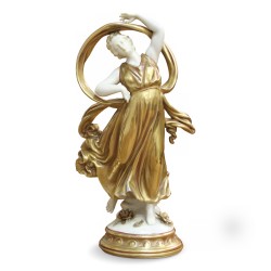 Paire de statuettes en porcelaine de Capodimonte, fin 19ème début 20 ème