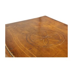 Commode Lombardie en noyer. Trois tiroirs. Vers 1770