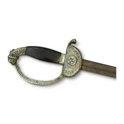 Épée D officier supérieur, poignée en bronze dorée richement ciselée.