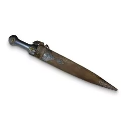 Dague "Kindjal", poignée en os orné de bronze dorée. Région Caucase.