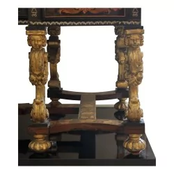 Bureau Mazarin en bois noir marqueté et pieds en bois sculpté