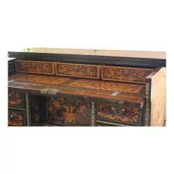 Bureau Mazarin en bois noir marqueté et pieds en bois sculpté