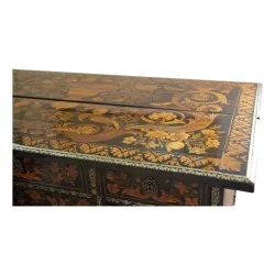 Bureau Mazarin en bois noir marqueté et pieds en bois sculpté