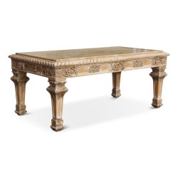 Table de salon en bois sculpté patiné avec marbre beige.