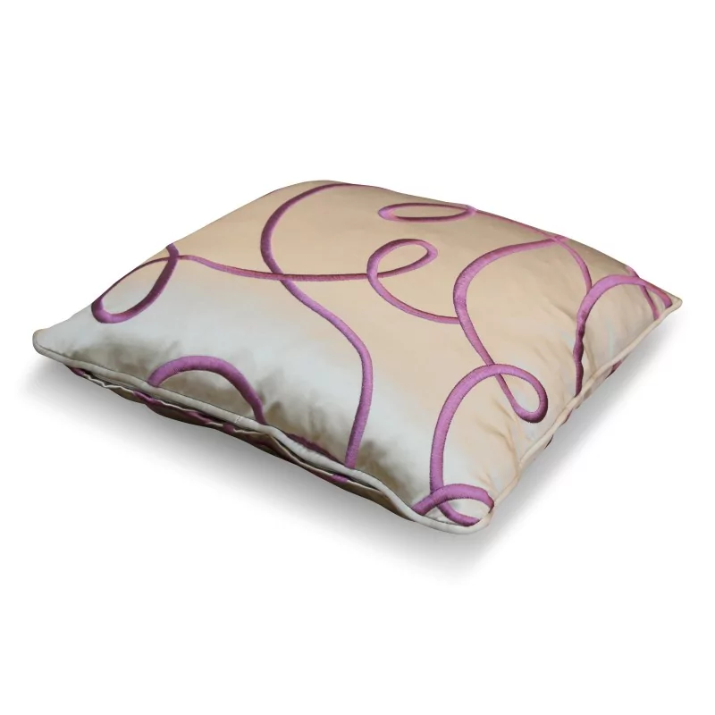 Coussin de décoration recouvert d un satin gris brodé "Guirlande" - Moinat - Accessoires de décoration Coussin de décoration recouvert d un satin gris brodé "Guirlande" - Moinat - Accessoires de décoration