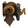 \"Ram s head\" in carved wood and Brienz horns. - Moinat - Decorating accessories