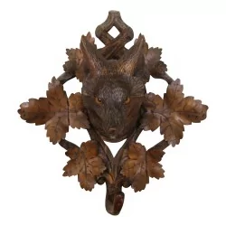 «Лисья голова», вырезанная из дерева Бриенцем.