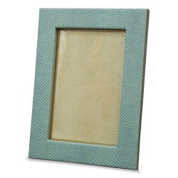 Photo frame with a \"snakeskin\" effect in green.