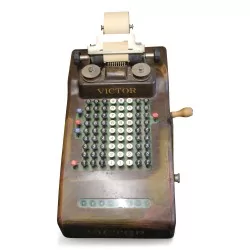 "维克多"牌收银机。1930年。