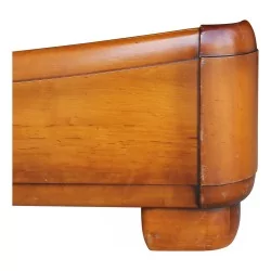 "里舍利厄"樱桃木床。