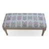 A richly carved Louis XVI bench, painted wood. Upholstered in floral lampas fabric. - Moinat - Stools, Benches, Pouffes