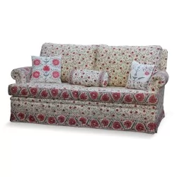 Salon "Club" recouvert d un tissu "Braguenié" composé de 1 canapé et 2 fauteuils