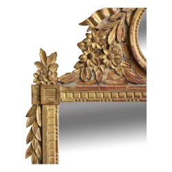 Spiegel im Stil Ludwigs XVI. aus vergoldetem Holz.