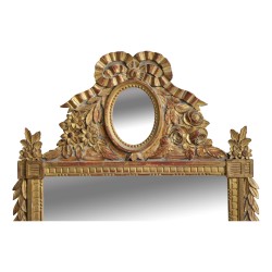 Spiegel im Stil Ludwigs XVI. aus vergoldetem Holz.