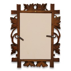 Бриенцская богато украшенная резная фоторамка.