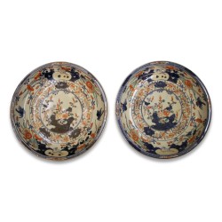Pair of Imari porcelain plates. Japan.