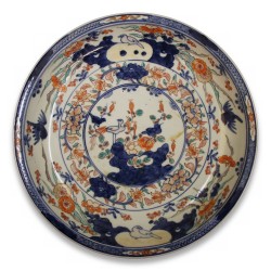 Pair of Imari porcelain plates. Japan.