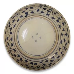 Pair of Imari porcelain plates. Japan.