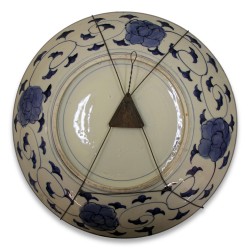 Imari porcelain plate. Japan.