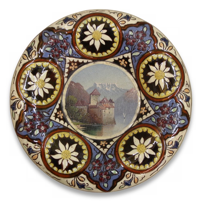 \"Chillon Castle\" plate in Vieux Thun porcelain. - Moinat - Chinaware, Porcelain