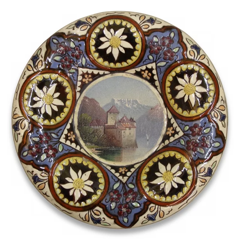 "Chillon Castle" plate in Vieux Thun porcelain. - Moinat - Chinaware, Porcelain