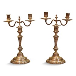 Paire de chandelier en bronze argenté.