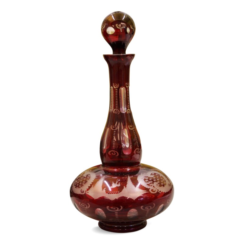 Vase rouge en cristal de Bohème. - Moinat - Boites, Urnes, Vases Vase rouge en cristal de Bohème. - Moinat - Boites, Urnes, Vases