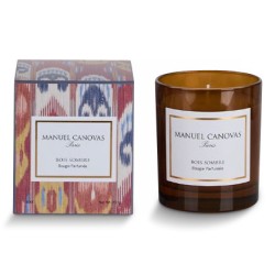 Manuel Canovas 出品的巴黎\"深色木材\"香氛蜡烛。