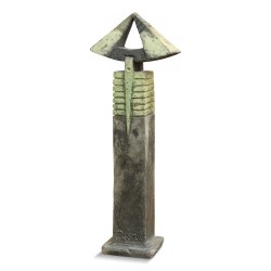 Statut en céramique japonaise (Raku). Signature illisible.