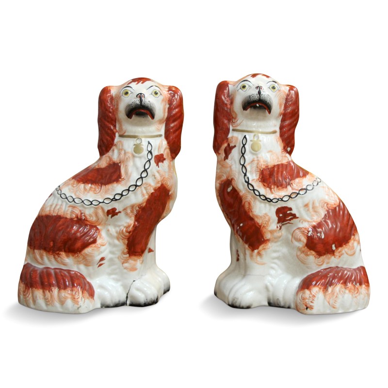 Ein Paar Porzellanhunde der Serie \"Staffordshire\" in den Farben Rot, Weiß und Schwarz. - Moinat - Porzellan Ein Paar Porzellanhunde der Serie \"Staffordshire\" in den Farben Rot, Weiß und Schwarz. - Moinat - Porzellan