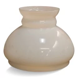 Lampenschirm "Dome" aus weißem Opalglas.