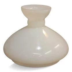 Lampenschirm "Dome" aus weißem Opalglas.