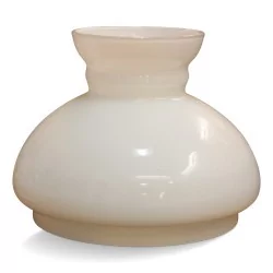 Lampenschirm "Dome" aus weißem Opalglas.