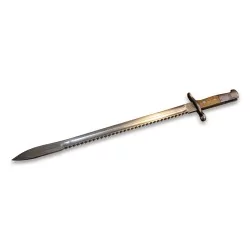 把瑞士军用刺刀，配有皮套。