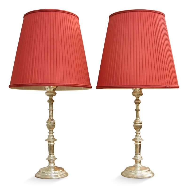 Pair of "Torch" lamps in silvered bronze with red silky lampshades. - Moinat - Table lamps