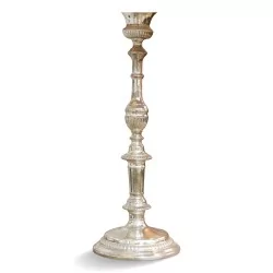 一对"火炬"台灯，银色青铜材质，配红色丝绸灯罩。