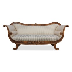 Canapé en noyer "Biedermeier", recouvert d un tissu bleu et beige.