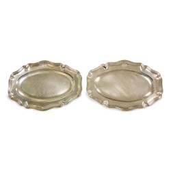 Paire de plats en argent ovales. (1432g) Epoque 18ème siècle.