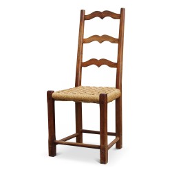 Lot de quatre chaises paillées Louis XIII en noyer Suisse.