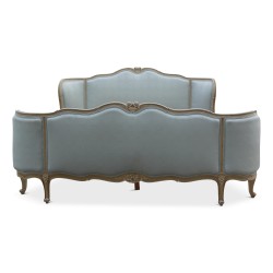 Lit corbeille Louis XV en hêtre peint richement sculpté. Belle carcasse.