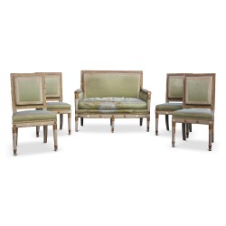 Salon Empire en bois peint composé d un canapé et de quatre chaises.