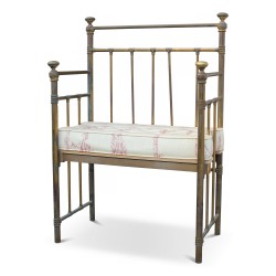 Banquette en laiton avec coussin d assise.
