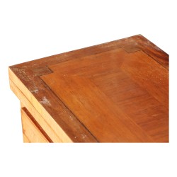 Chevet style directoire, marqueté, placage en acajou. Plateau mobile, intérieur cuir marron