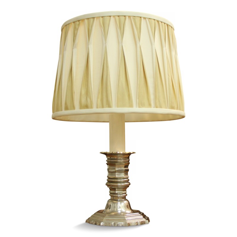 Lampe bougeoir en bronze argenté, abat-jour en tissu coloris jaune crème. - Moinat - 台灯