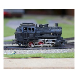 Lot de train électrique composés de 13 wagons, 2 locomotives et une maquette de jeux